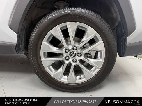 Used 2019 Toyota RAV4 Limited w/ Cold Weather Package AWD/4WD image 12