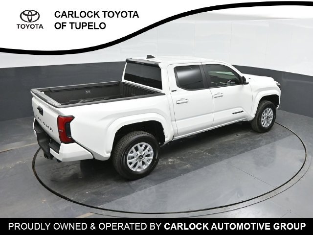 Used 2025 Toyota Tacoma SR5 AWD/4WD image 30