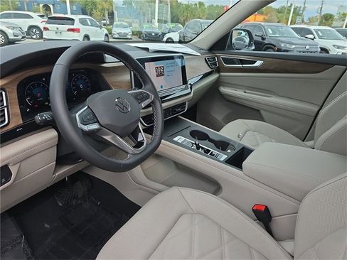 New 2026 Volkswagen Atlas SE image 14