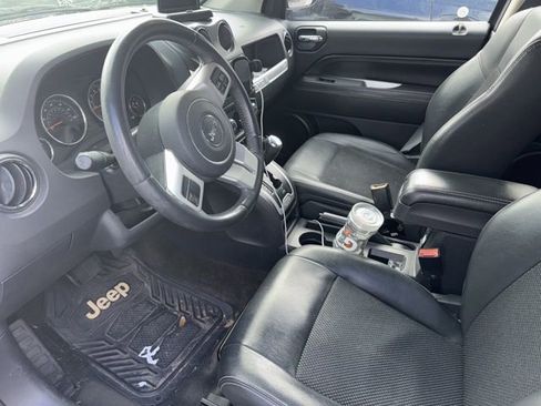 Used 2017 Jeep Compass Latitude image 10