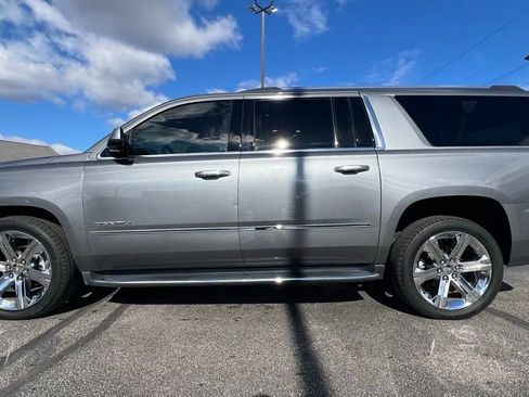 Used 2019 GMC Yukon XL Denali w/ Open Road Package image 3