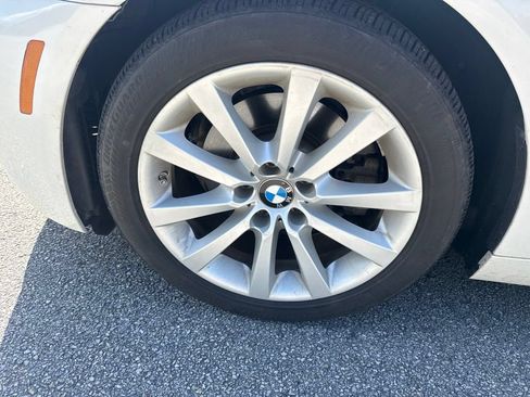 Used 2011 BMW 528i Sedan RWD image 3