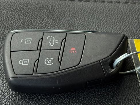 Used 2025 Chevrolet Silverado 1500 Custom image 27