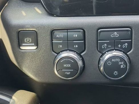 Used 2023 GMC Sierra 1500 SLE w/ X31 Off-Road Package AWD/4WD image 28