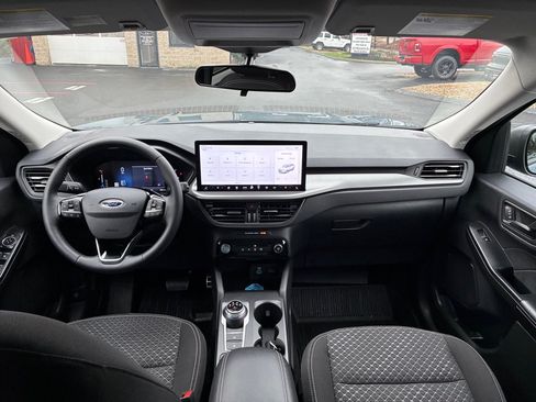 Used 2023 Ford Escape Active w/ Tech Pack #1 AWD/4WD image 16