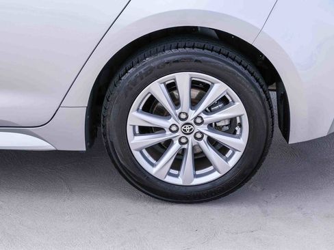 Used 2024 Toyota Corolla SE w/ SE Package FWD image 9