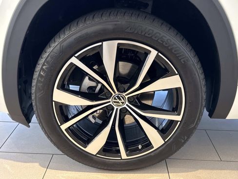 New 2026 Volkswagen Atlas SEL Premium R-Line AWD/4WD image 8
