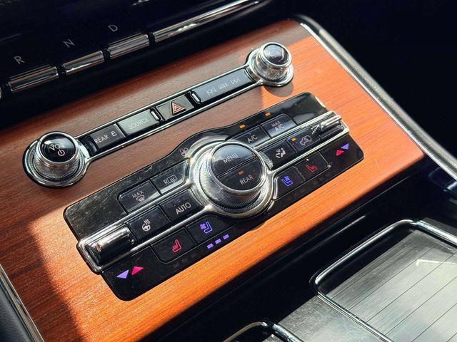 Used 2023 Lincoln Aviator Grand Touring w/ Equipment Group 301A AWD/4WD image 28
