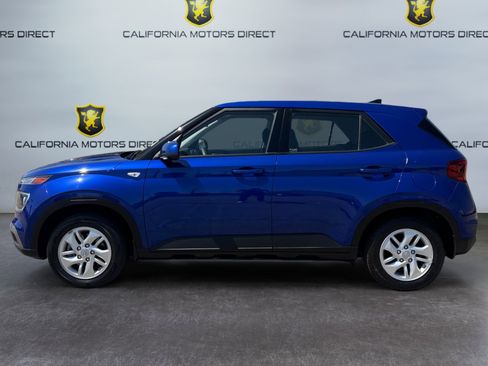Used 2022 Hyundai Venue SE FWD image 8