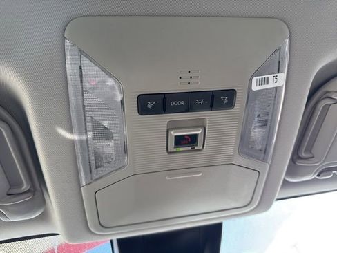 Used 2025 Toyota RAV4 XLE image 20