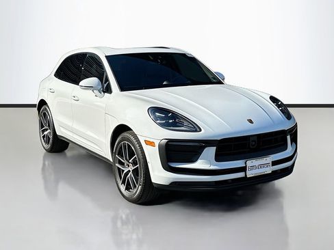 Certified 2026 Porsche Macan AWD/4WD image 7