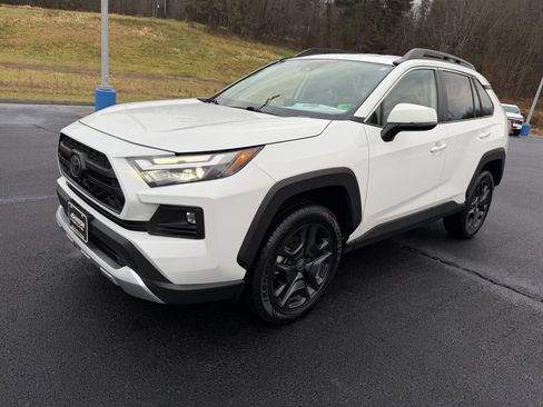Used 2024 Toyota RAV4 Adventure image 16