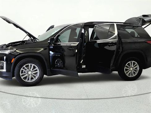 Used 2023 Chevrolet Traverse LT w/ Rear Camera Mirror Package AWD/4WD image 10