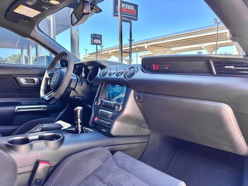 Used 2017 Ford Mustang Shelby GT350R w/ GT350R Equipment Group 920A image 25