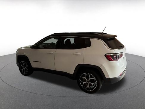 Used 2025 Jeep Compass Limited AWD/4WD image 10