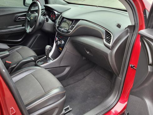 Used 2019 Chevrolet Trax LT w/ Driver Confidence Package image 9