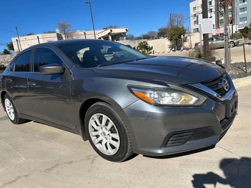 Used 2018 Nissan Altima 2.5 S w/ S Convenience Package image 9