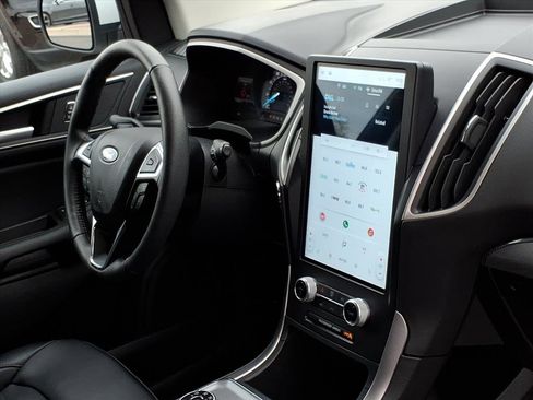 Used 2021 Ford Edge SEL image 12