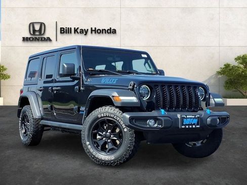 Used 2023 Jeep Wrangler Unlimited w/ Cold Weather Group image 5