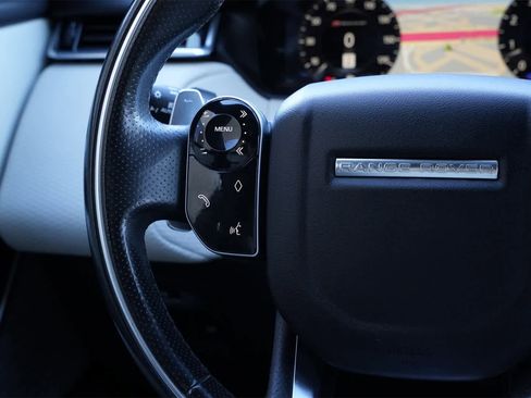 Used 2018 Land Rover Range Rover Velar R-Dynamic SE image 10