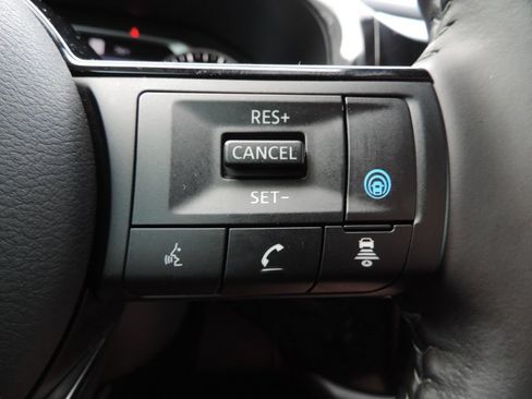 Used 2024 Nissan Pathfinder SL FWD image 27