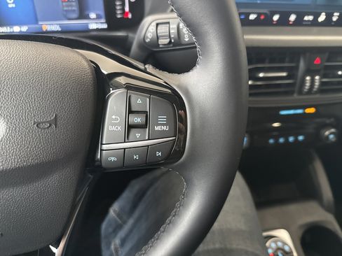 Used 2024 Ford Escape SE image 30