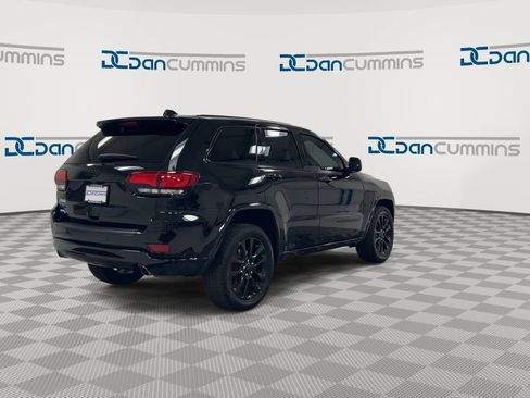 Used 2020 Jeep Grand Cherokee Altitude AWD/4WD image 8
