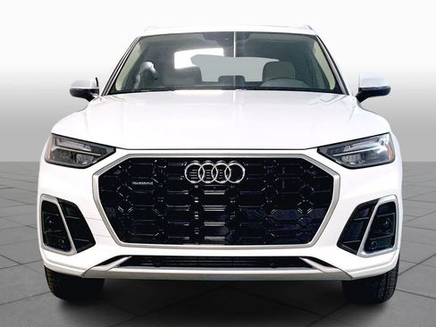 Used 2022 Audi Q5 e Premium Plus image 3