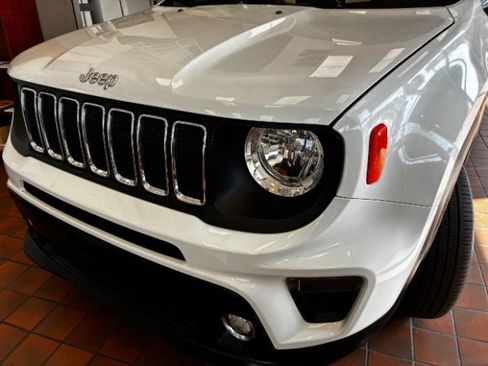 Used 2020 Jeep Renegade Latitude image 9