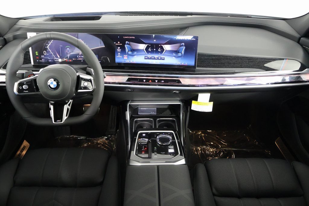 New 2026 BMW 740i w/ Premium Package RWD image 4