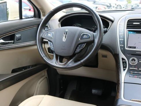 Used 2016 Lincoln MKX Reserve FWD image 18