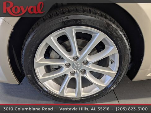 Used 2015 Toyota Avalon Limited image 26