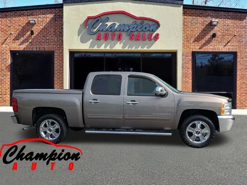 Used 2012 Chevrolet Silverado 1500 LT w/ All-Star Edition RWD image 3