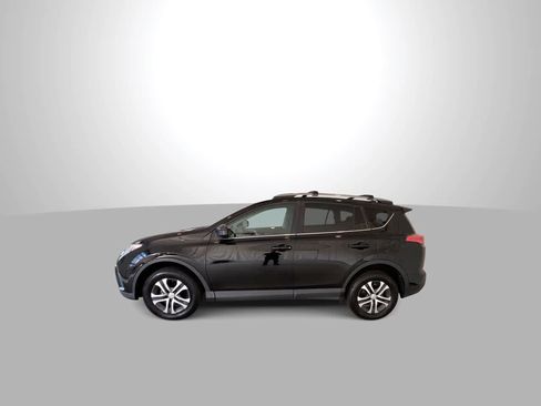 Used 2017 Toyota RAV4 LE AWD/4WD image 5