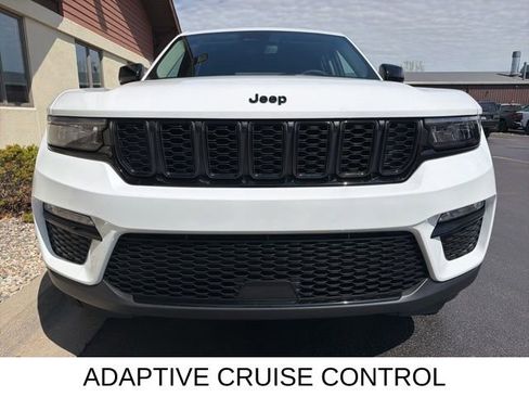 Certified 2023 Jeep Grand Cherokee Limited w/ Black Appearance Package AWD/4WD image 12
