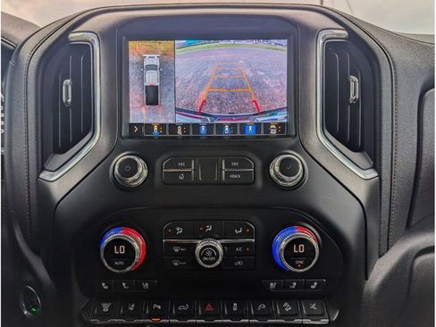 Used 2023 GMC Sierra 2500 AT4 w/ AT4 Premium Plus Package AWD/4WD image 17