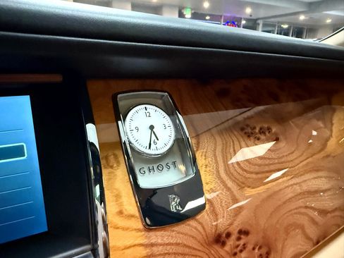 Used 2011 Rolls-Royce Ghost Sedan image 32