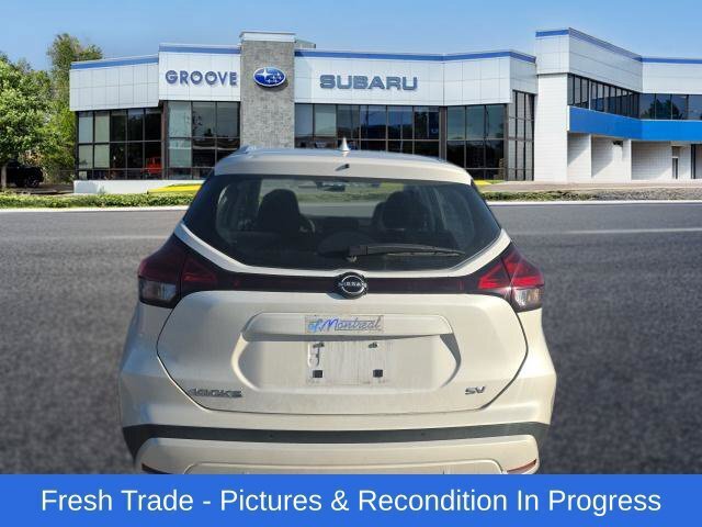 Used 2024 Nissan Kicks SV FWD image 3