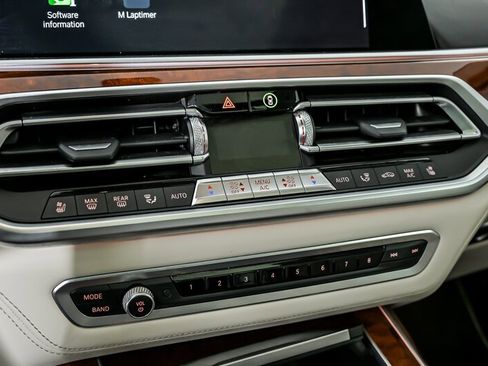 Used 2021 BMW ALPINA XB7 image 32