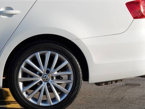 Used 2013 Volkswagen Jetta TDI FWD image 16