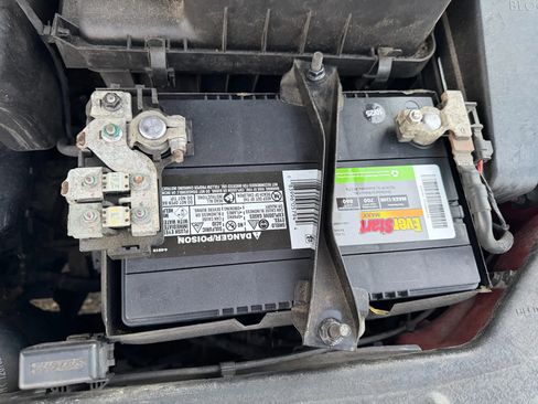 Used 2012 Kia Sedona LX image 39