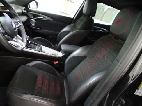 Certified 2024 Dodge Hornet R/T Plus AWD/4WD image 2