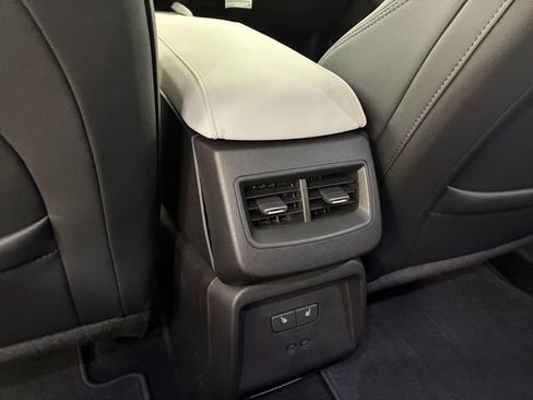 Certified 2024 Chevrolet Equinox EV LT AWD/4WD image 19