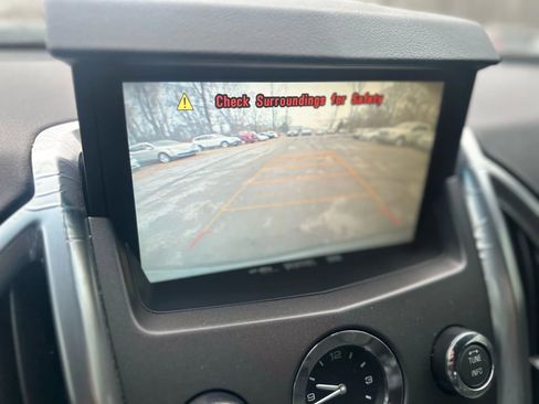 Used 2011 Cadillac SRX Luxury image 17