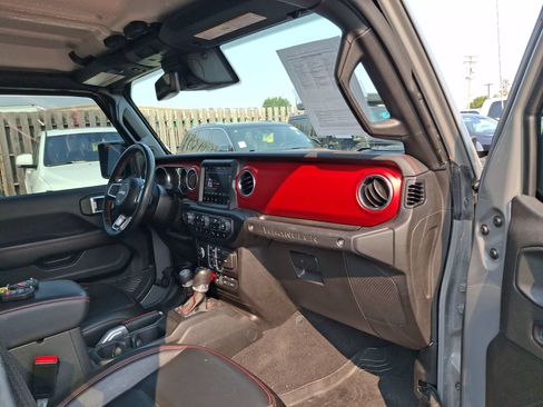 Used 2021 Jeep Wrangler Unlimited Rubicon w/ Xtreme Recon 35" Tire Package AWD/4WD image 22