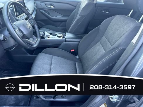 Used 2025 Nissan Rogue SV AWD/4WD image 4
