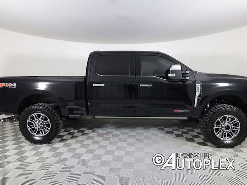 Used 2025 Ford F250 Platinum w/ Platinum Plus Package AWD/4WD image 4