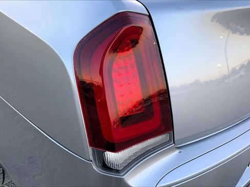 Used 2015 Chrysler 300 S image 27