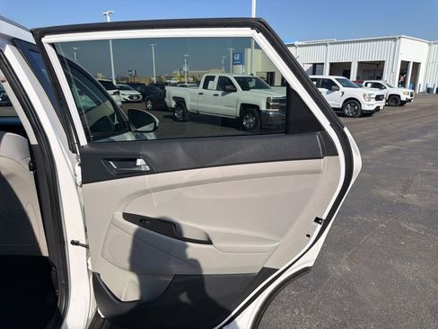 Used 2017 Hyundai Tucson SE image 28