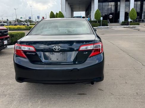 Used 2014 Toyota Camry LE FWD image 6